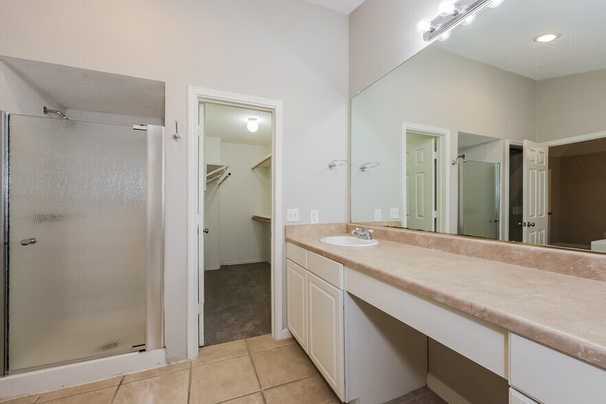 Building Photo - 4117 Mediterranean Dr