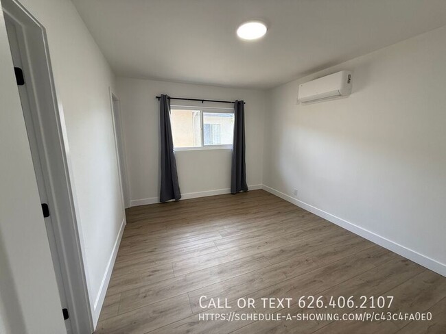 Building Photo - Modern 1-Bedroom-1 MONTH FREE  | In-Unit W...