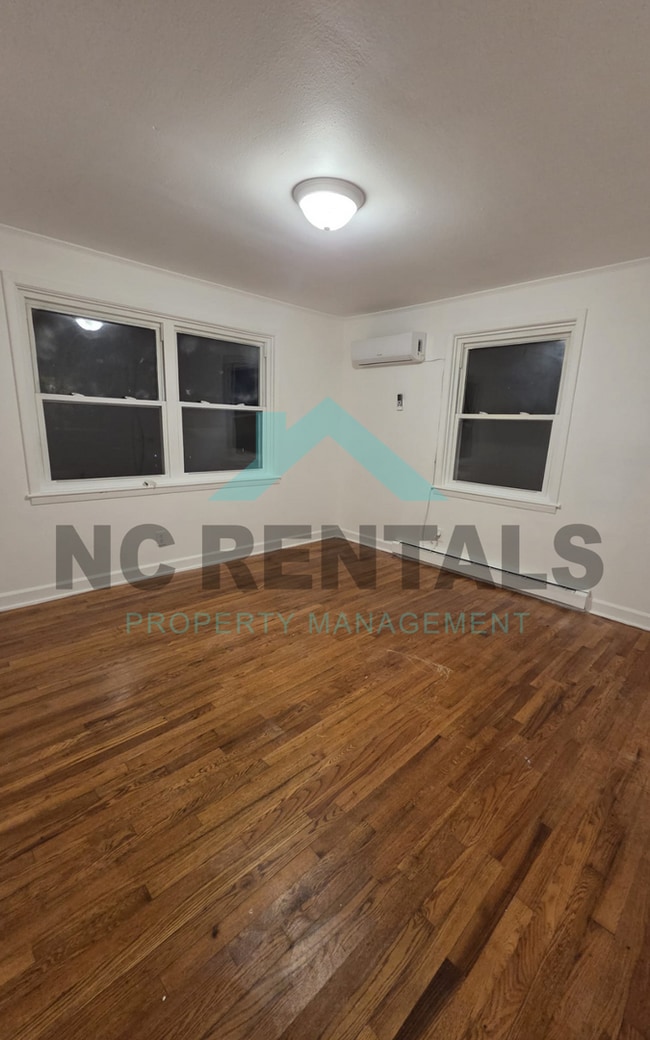 Building Photo - 527 Swain Dr