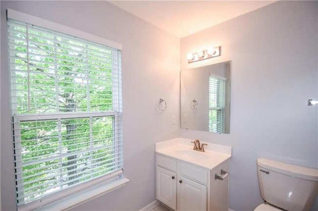 Building Photo - 2201 Landing Walk Dr