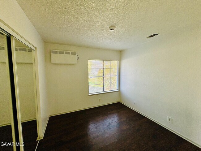 Building Photo - 2308 Edam St