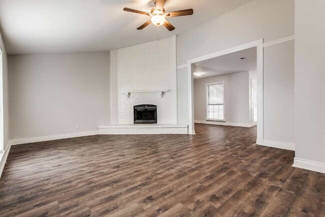 Building Photo - Beautiful 3-Bedroom Home Near Dining and Shopping with Spacious Backyard