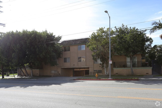 Primary Photo - 1633 Bundy Dr