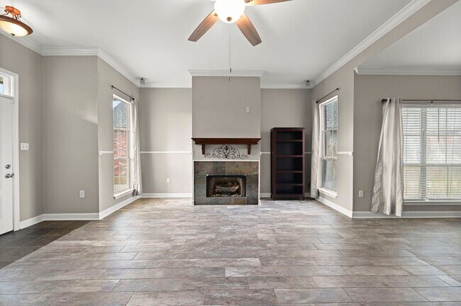 Building Photo - 2201 Hunters Trl Dr