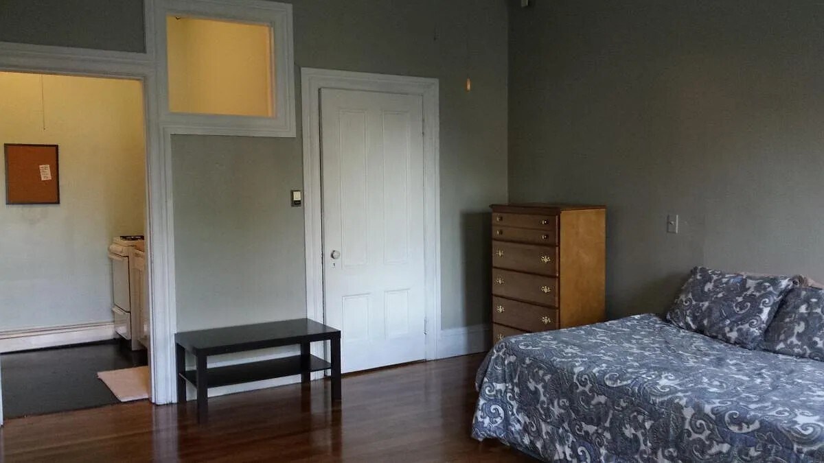 Building Photo - 182 Bowen St