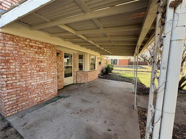 Building Photo - 815 Hilltop Dr