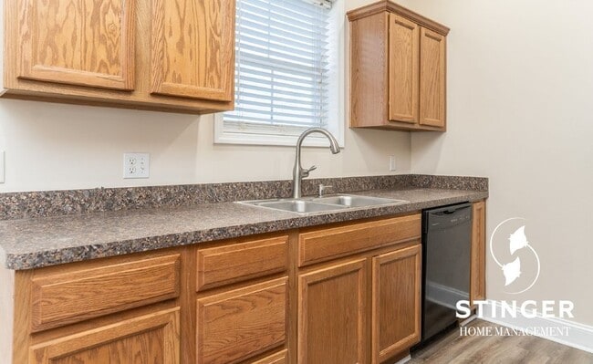 Building Photo - 28 Spearmint Cir