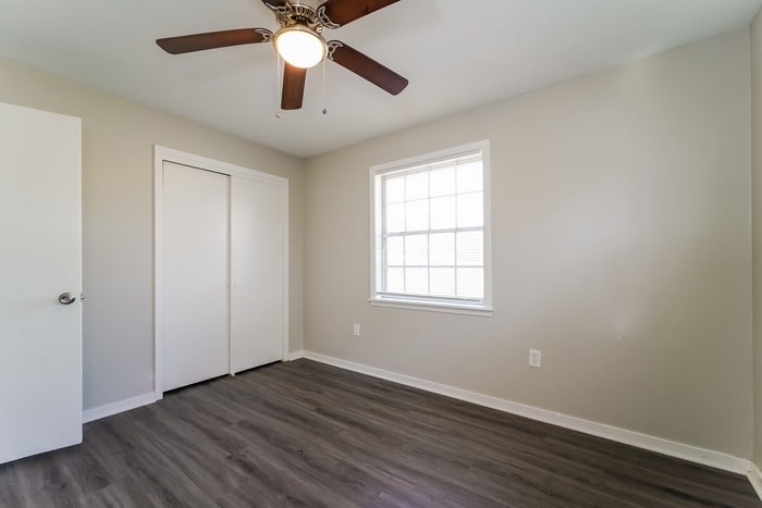 Building Photo - 2377 Napoleon Ave
