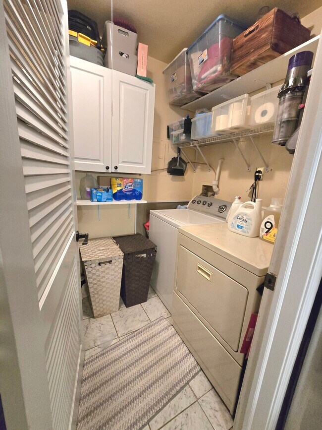 Building Photo - 9 Balsam Ct