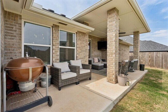 Building Photo - 2232 Los Angeles Ave