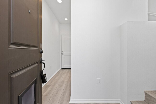 Building Photo - 4 bedroom - Pacific Ridge in Oceanside