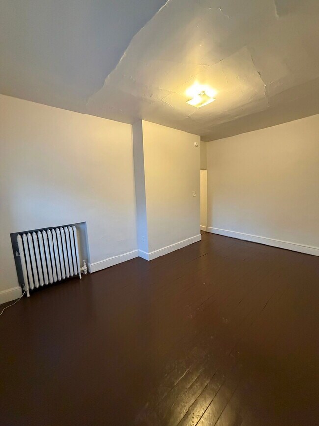 Building Photo - 446 N Duke St