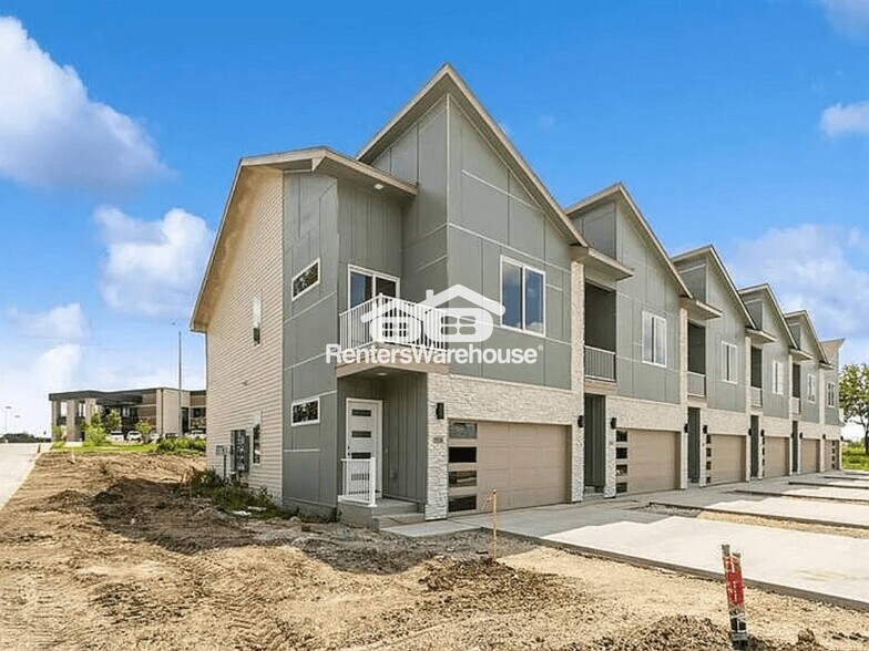 Primary Photo - 15588 Rocklyn Pl