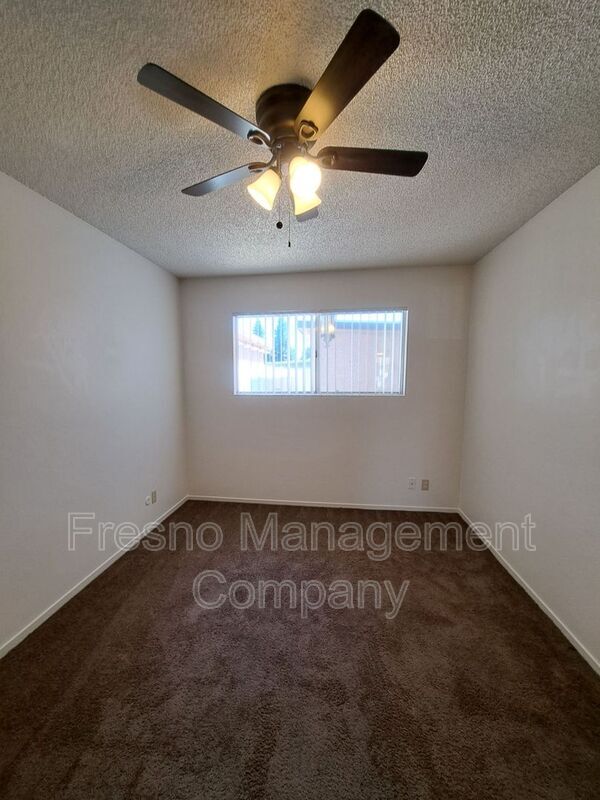 Building Photo - 543 W Alamos Ave