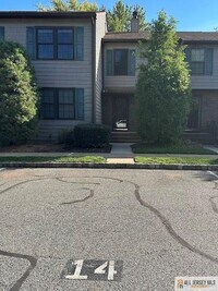 Building Photo - 14 Pheasant Run