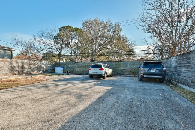 Building Photo - 3615 Murworth Dr