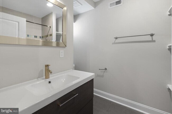 Building Photo - 2045 Wilder St