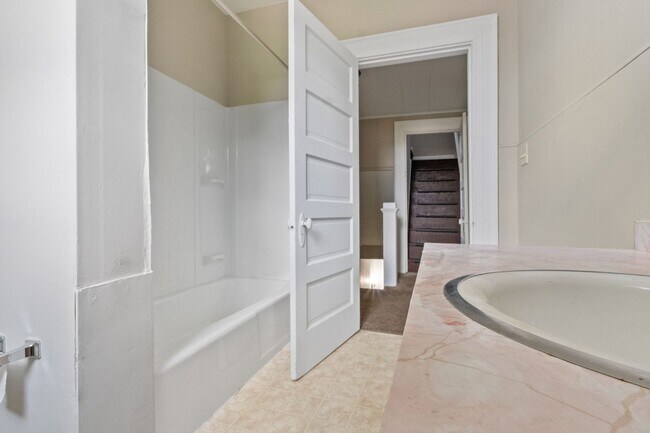 Building Photo - 416 First St_BT