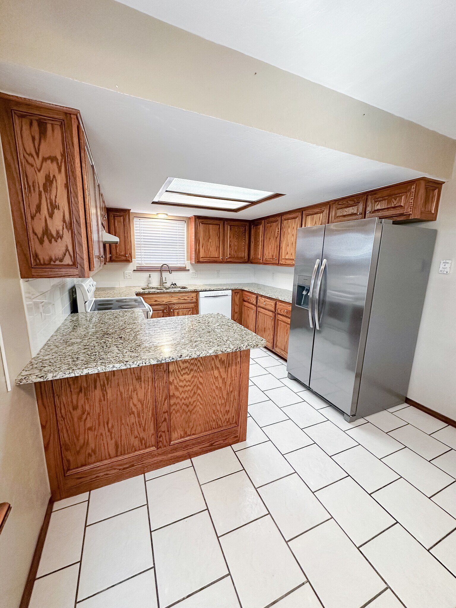 Building Photo - 4510 SW Wendy Dr