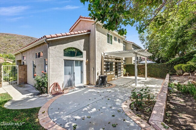 Building Photo - 4759 Rhapsody Dr