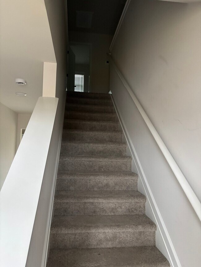 Building Photo - 1057 Field Strip Rd