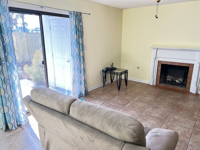 Building Photo - Furnished NMB Three-Bedroom Townhome is less than one mile from the Beach! Available Now!