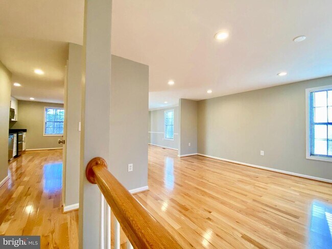 Building Photo - 9400 Candleberry Ct