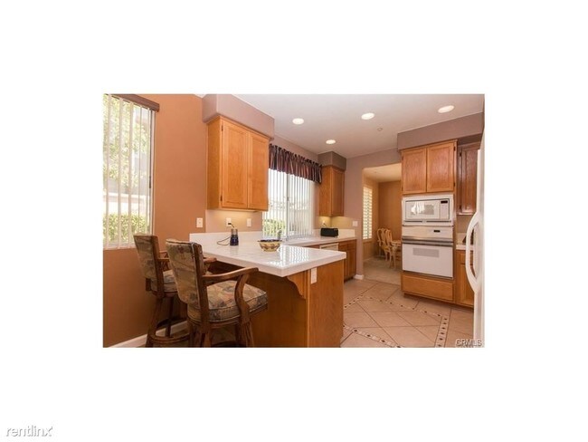 Building Photo - 9878 Via Esperanza