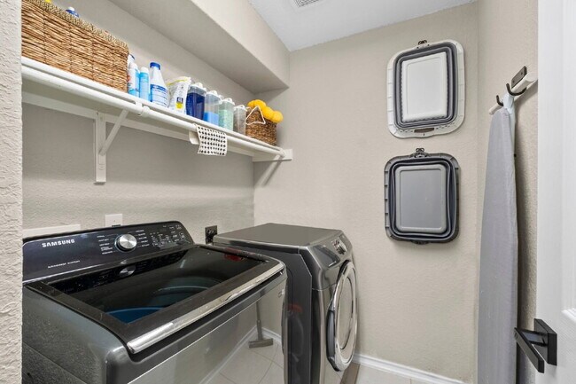 Building Photo - 2 Bedroom, 1 Bath Home on a Cul-de-Sac in Horizon Pointe