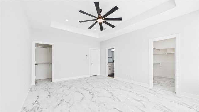 Building Photo - 3413 Daphne St