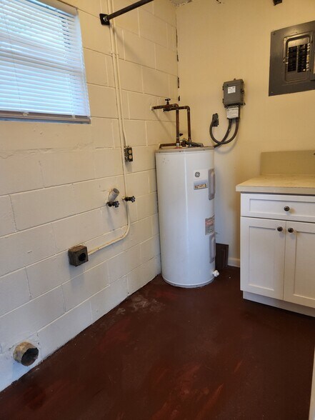 Laundry Room - 1260 5th St