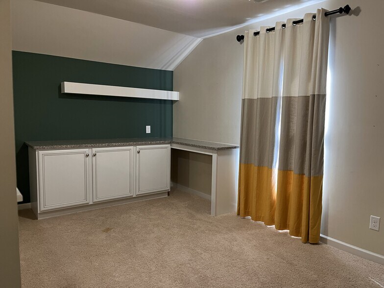 Building Photo - 105 E Neel Ranch Rd