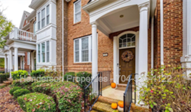 Building Photo - 920 Lyndley Dr