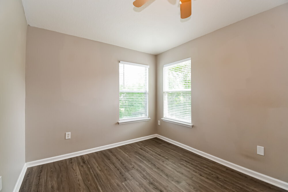 Building Photo - 5966 Pavilion Dr