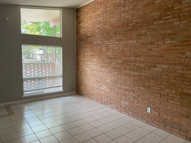 Building Photo - 3216 Urban Crest Dr