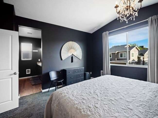 Building Photo - Desirable Kendall Yards Townhouse – Modern...