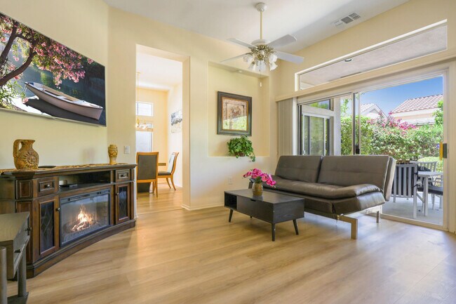 Building Photo - 37468 Westridge Ave
