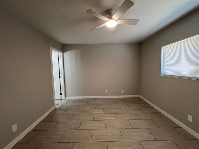 Building Photo - 3 Bedroom, 2 Bathroom