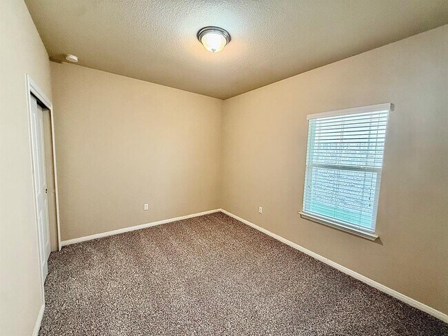 Building Photo - 431 Northern Flicker St