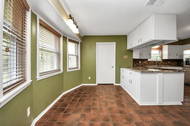 Building Photo - 10514 Haddington Dr