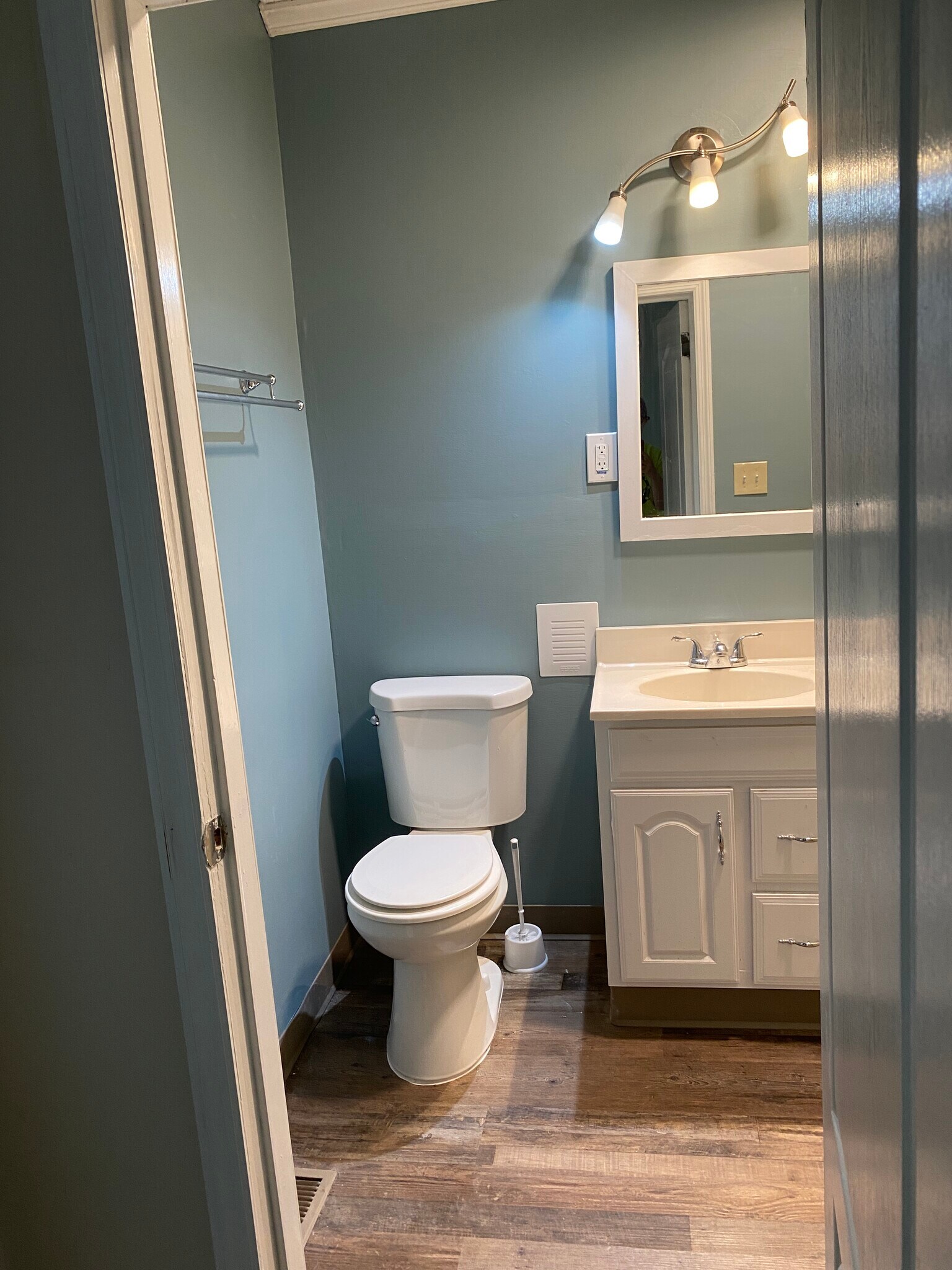 Bath - 97 Cromley St