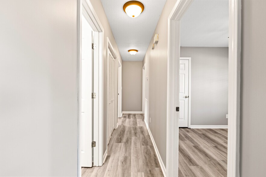 Building Photo - 230 Clover Cir