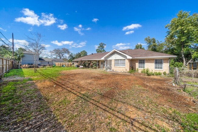 Building Photo - 404 Milwaukee St