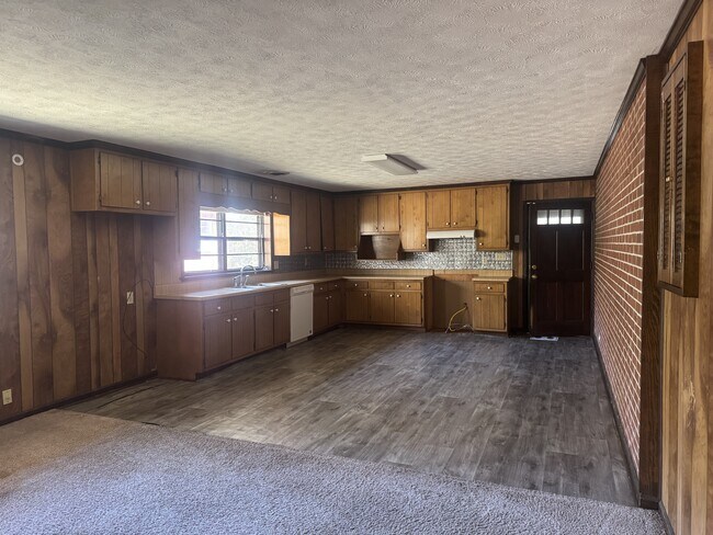 Building Photo - 1780 N Hl St Ext