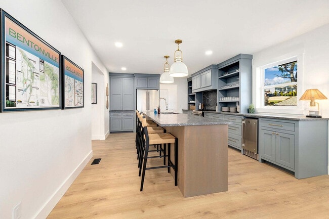 Building Photo - 89 Mayfair Dr