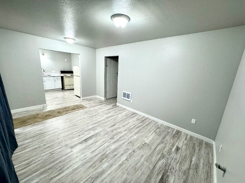 Building Photo - 63671 Harriet Rd