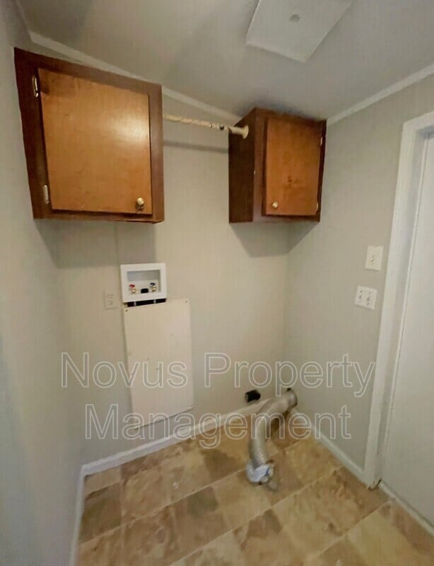 Building Photo - 249 Oakleigh Dr