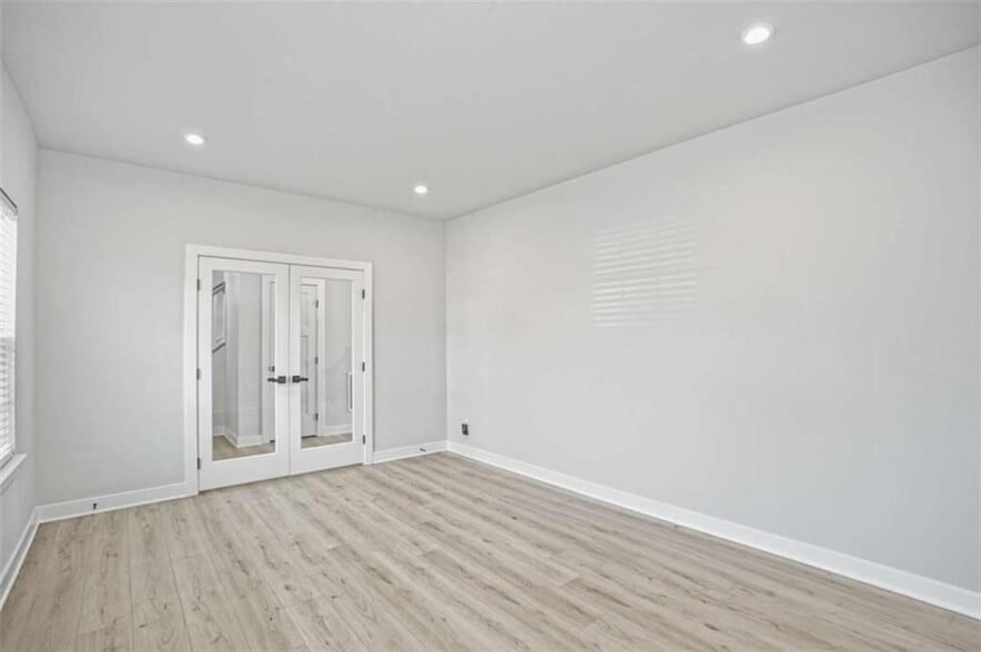 Building Photo - 305 Meuse Ln