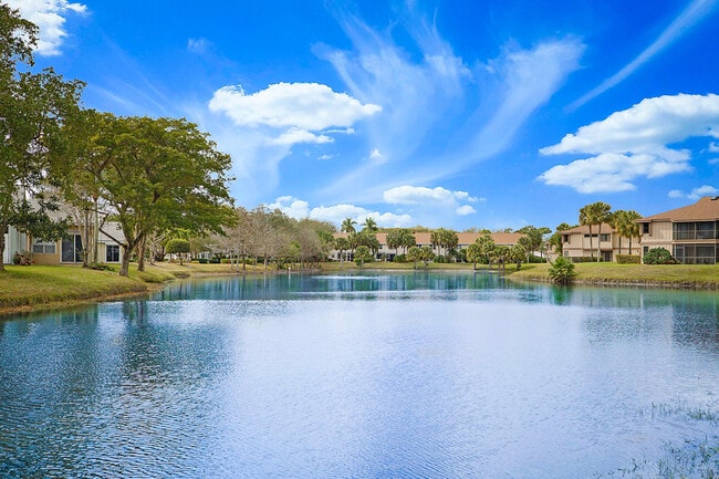 Building Photo - 605 Harbour Pointe Way