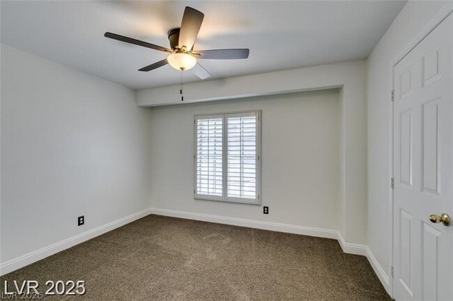 Building Photo - 2602 Country Maple Ave